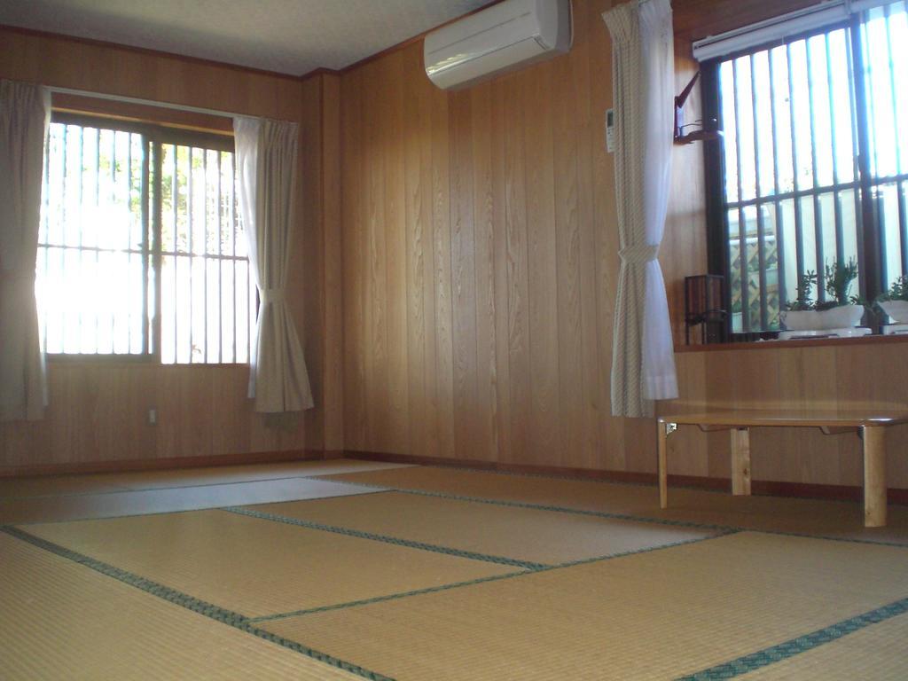Minshuku Shizu Hotel Onna Quarto foto